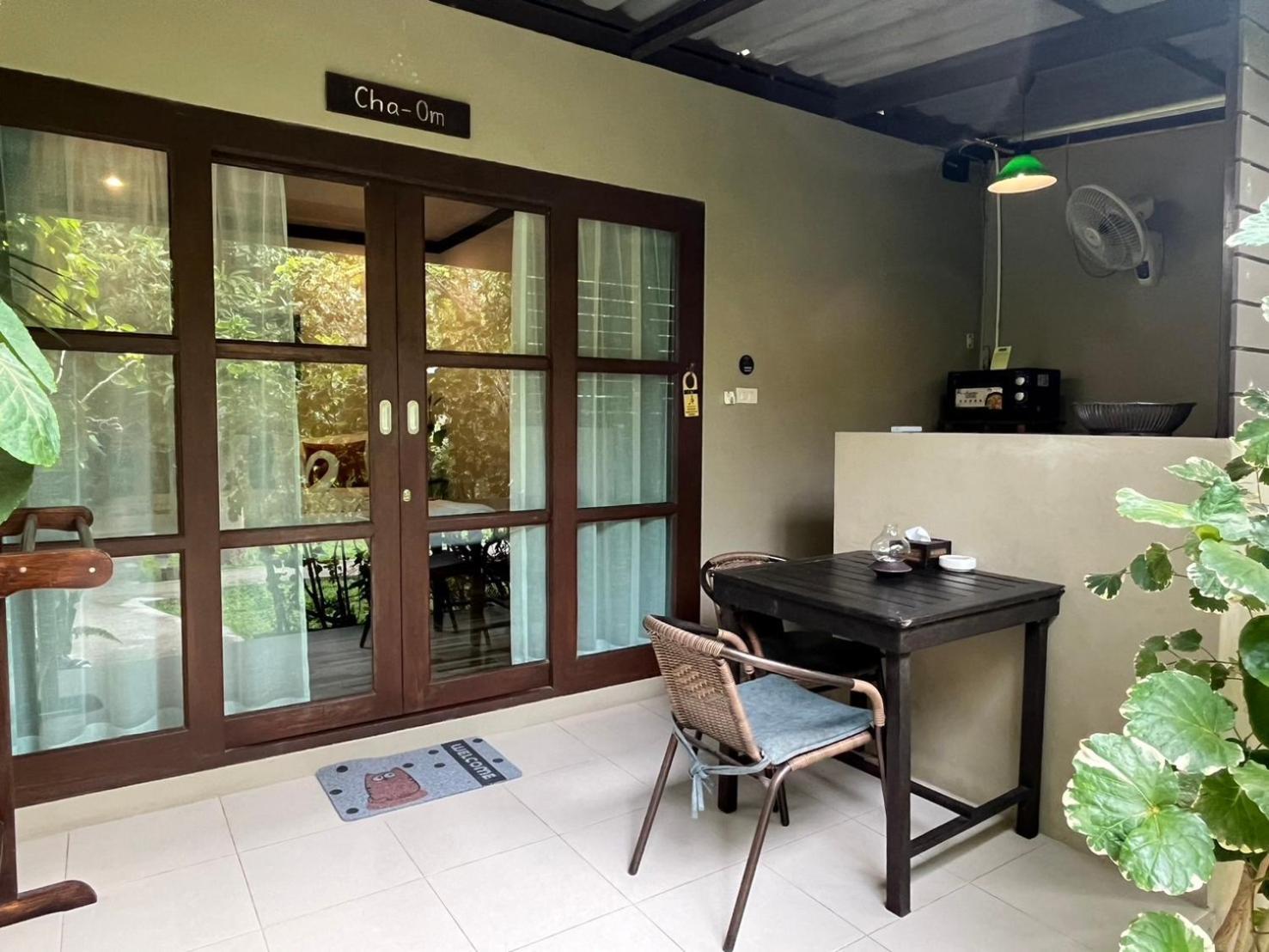 Bang Po Hut Hotel Ban Bang Po Exterior foto