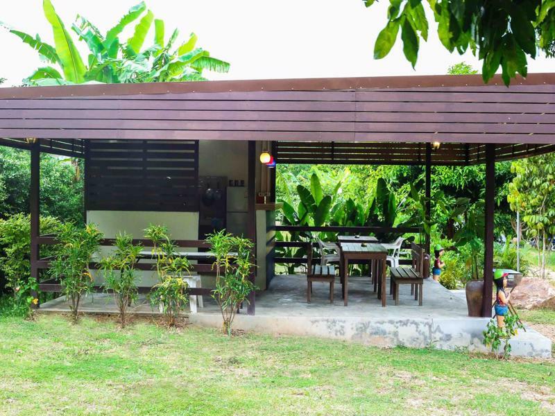Bang Po Hut Hotel Ban Bang Po Exterior foto